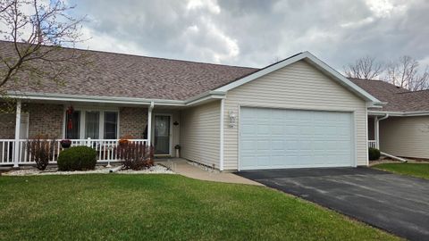 Photo of 104 Queens Way, Fond Du Lac, WI 54935 (MLS # 1957907)