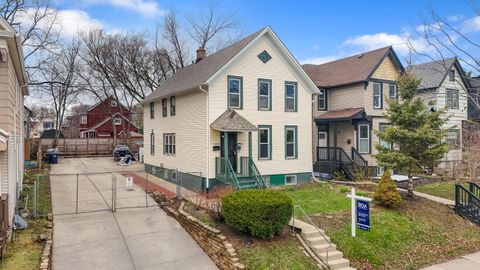 Photo of 2243 S Woodward St, Milwaukee, WI 53207 (MLS # 1957420)