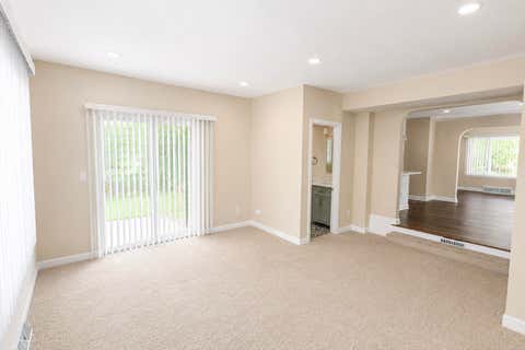 Photo of 242 E Gauer Cir, Milwaukee, WI 53207 (MLS # 1975421)