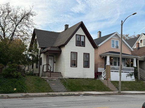 Photo of 3011 N Holton St, Milwaukee, WI 53212 (MLS # 1986620)