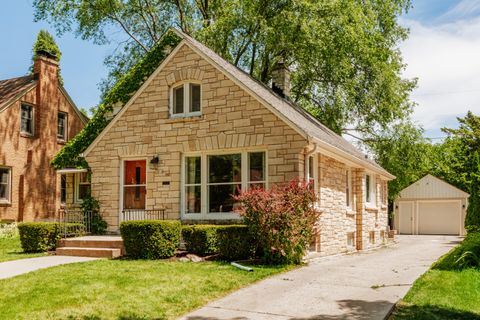 Photo of 2914 N 69th St, Milwaukee, WI 53210 (MLS # 1965680)