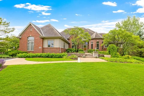 Photo of 7941 W Rolling Field Dr, Mequon, WI 53097 (MLS # 1922174)