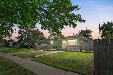Photo of 3319 S 86 St, Milwaukee, WI 53227 (MLS # 1964902)