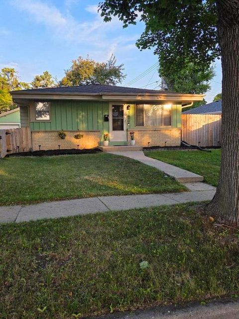 Photo of 3319 S 86 St, Milwaukee, WI 53227 (MLS # 1964902)