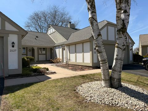 Photo of 2129 W Raleigh Ct, Mequon, WI 53092 (MLS # 1914551)
