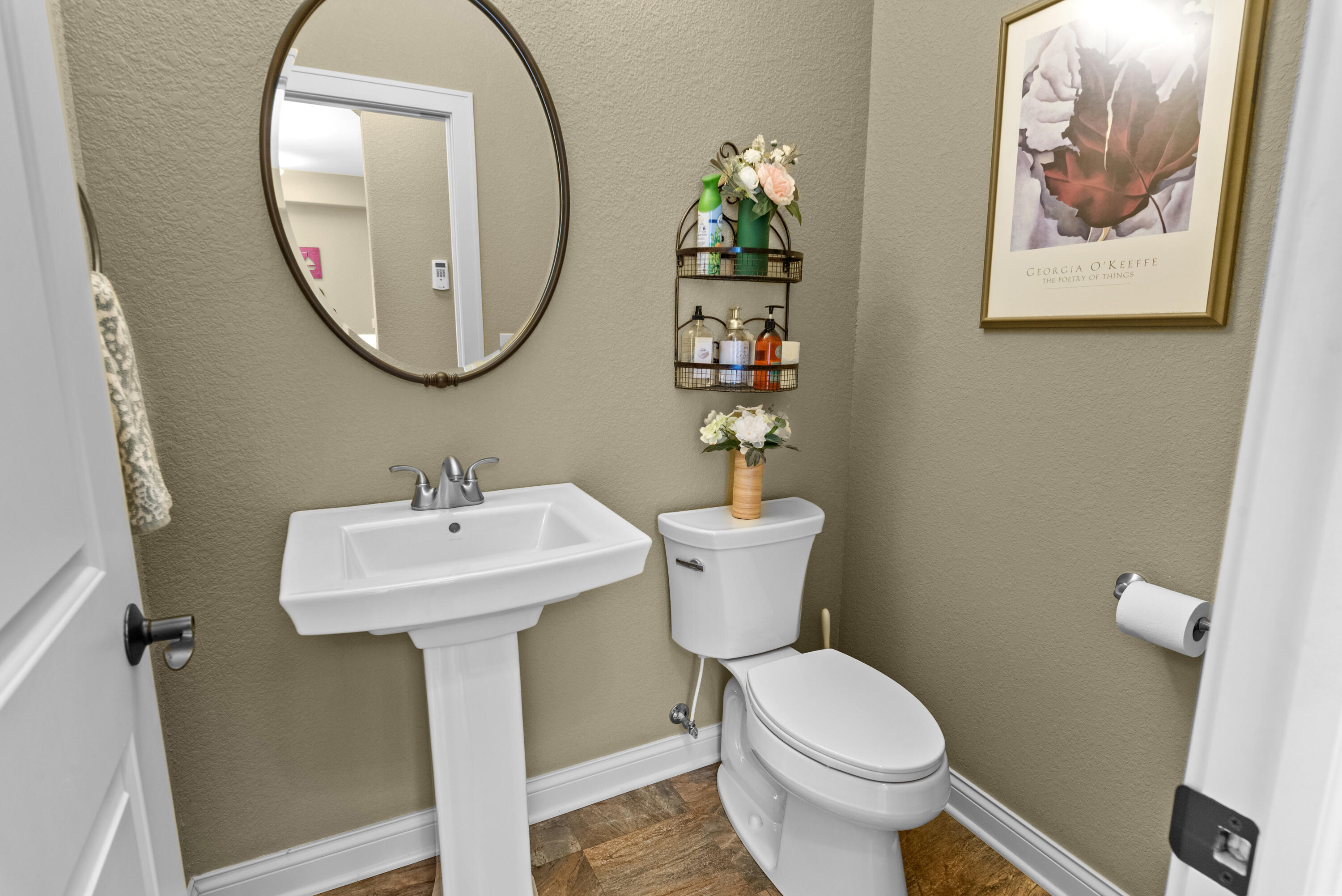 Cedarburg, Wisconsin 53012, United States, 2 Bedrooms Bedrooms, ,3 BathroomsBathrooms,Residential,Active,240900