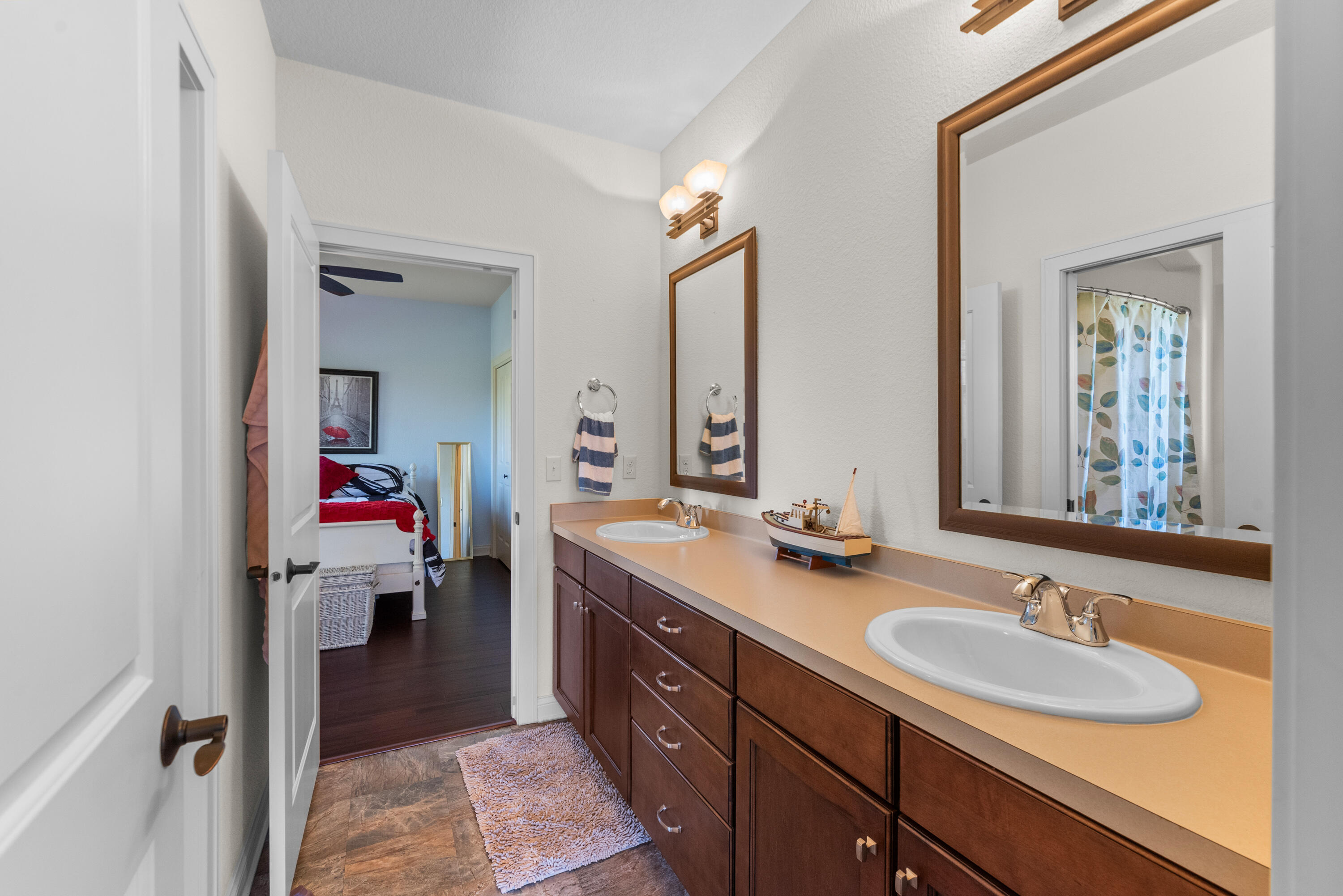 Cedarburg, Wisconsin 53012, United States, 2 Bedrooms Bedrooms, ,3 BathroomsBathrooms,Residential,Active,240900