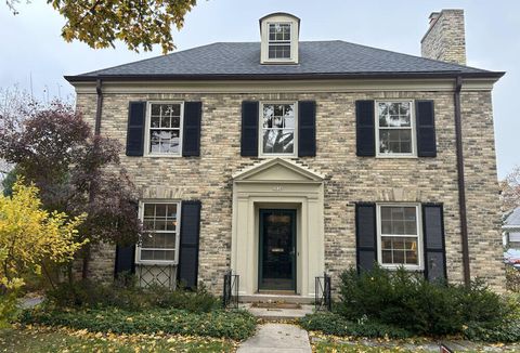 Photo of 2036 N Lake Dr, Milwaukee, WI 53202 (MLS # 1942875)