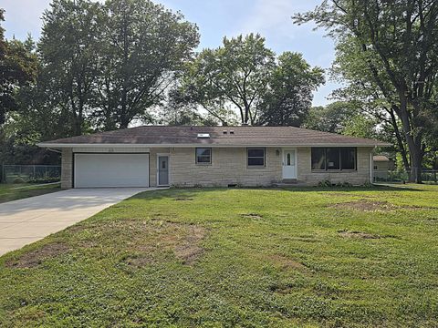 Photo of W154N8167 Valley View Dr, Menomonee Falls, WI 53051 (MLS # 1928776)