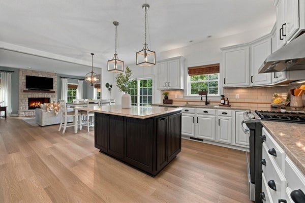 N67W34390 JORGENSON WAY, OCONOMOWOC, WI 53066 - Image b977205b0f4e4d585d7f1e4c21ea8278/1326367145