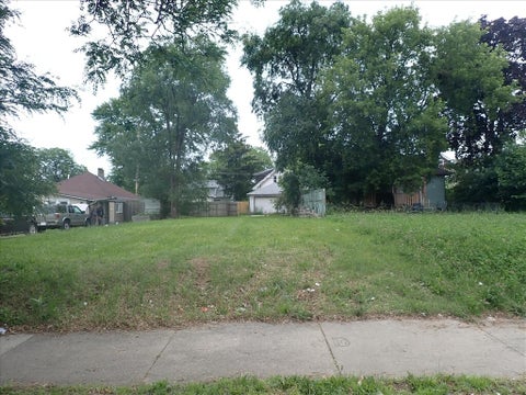 Photo of 3344 N 42nd St, Milwaukee, WI 53216 (MLS # 1983427)