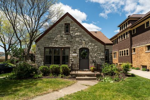 Photo of 2505 N 62nd St, Wauwatosa, WI 53213 (MLS # 1961931)