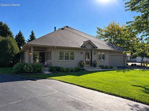 Photo of 493 Sutherland Cir, Oconomowoc, WI 53066 (MLS # 1983146)