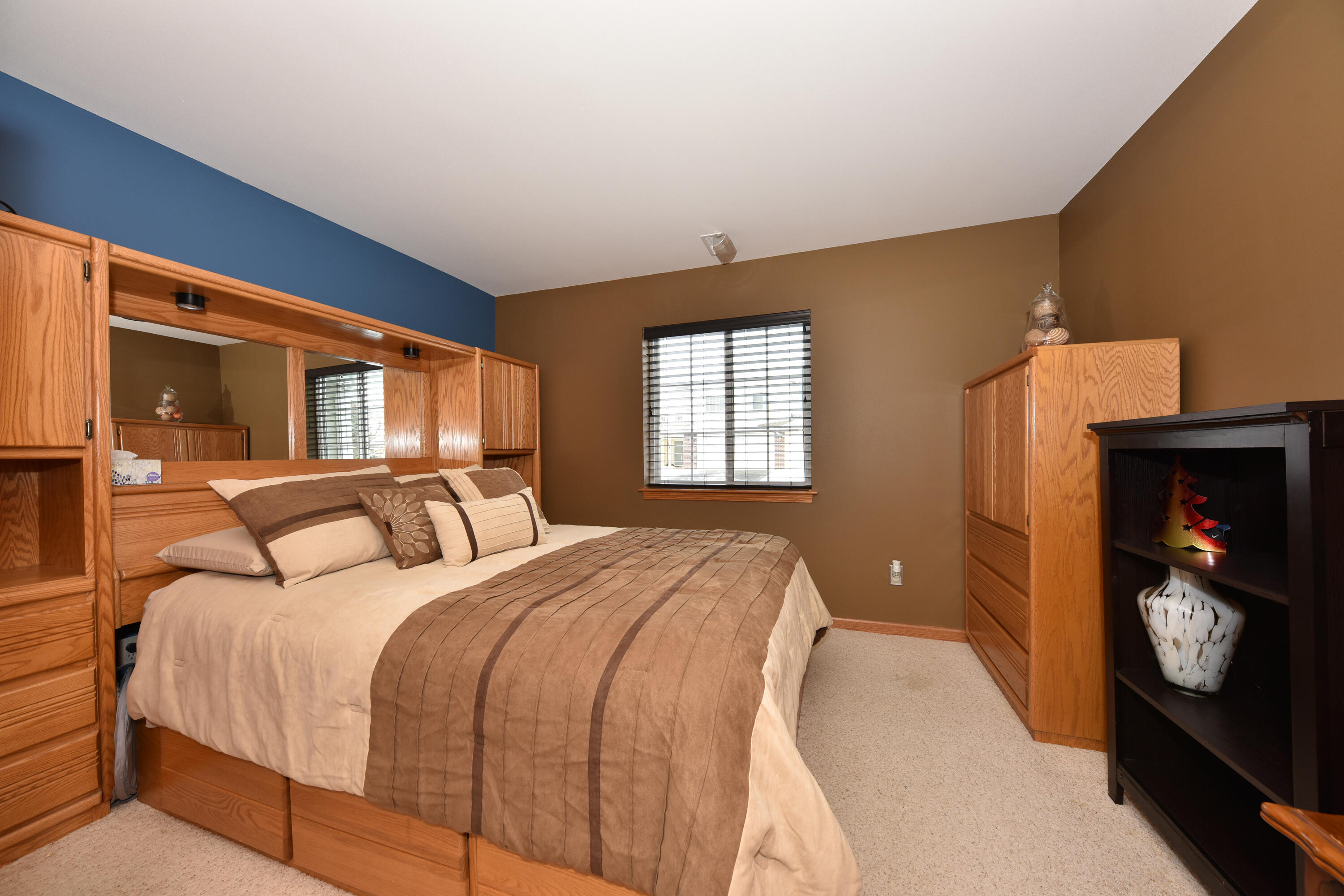 Port Washington, Wisconsin 53074, United States, 2 Bedrooms Bedrooms, ,2 BathroomsBathrooms,Residential,Active,3872