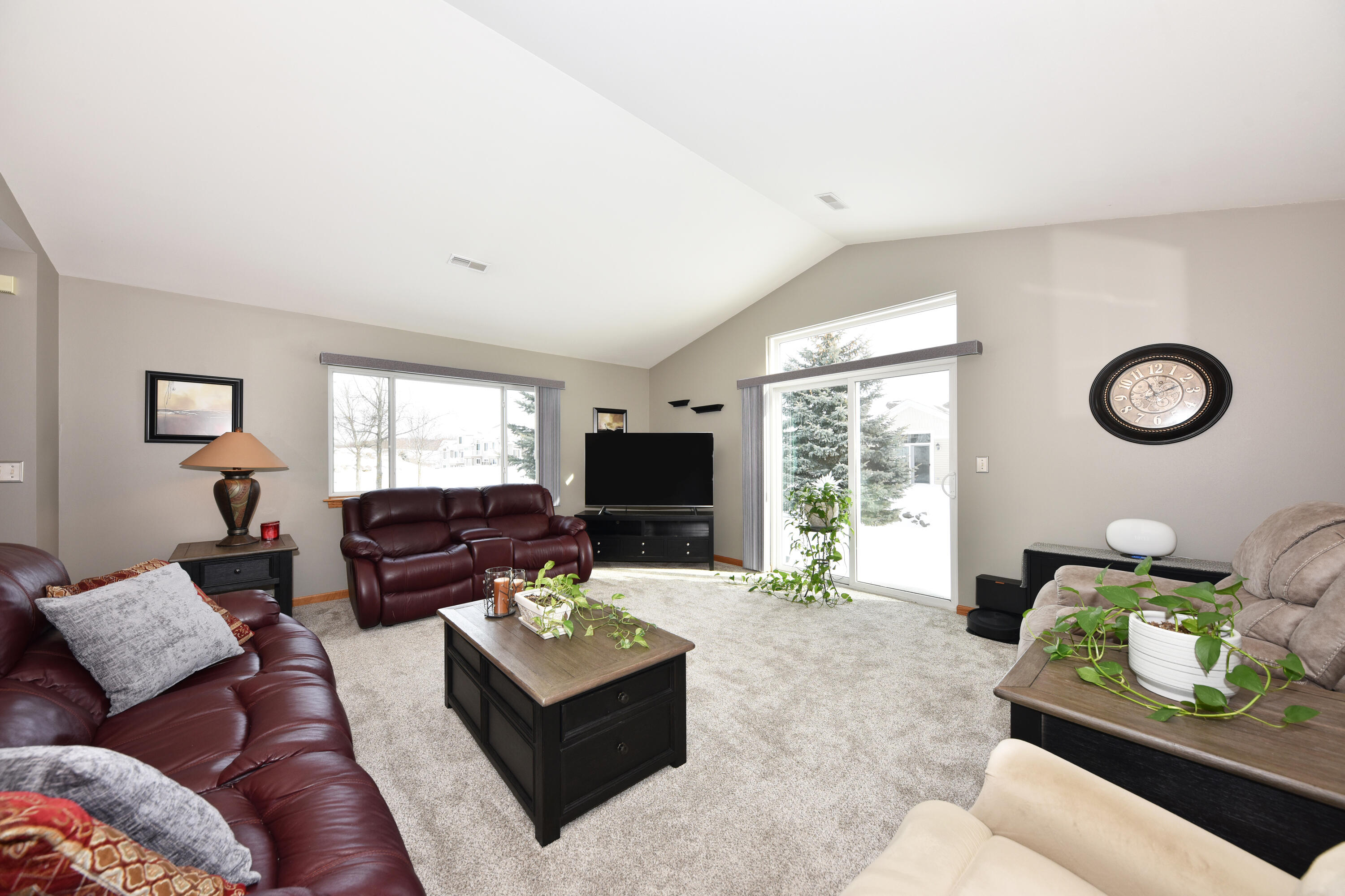 Port Washington, Wisconsin 53074, United States, 2 Bedrooms Bedrooms, ,2 BathroomsBathrooms,Residential,Active,3872