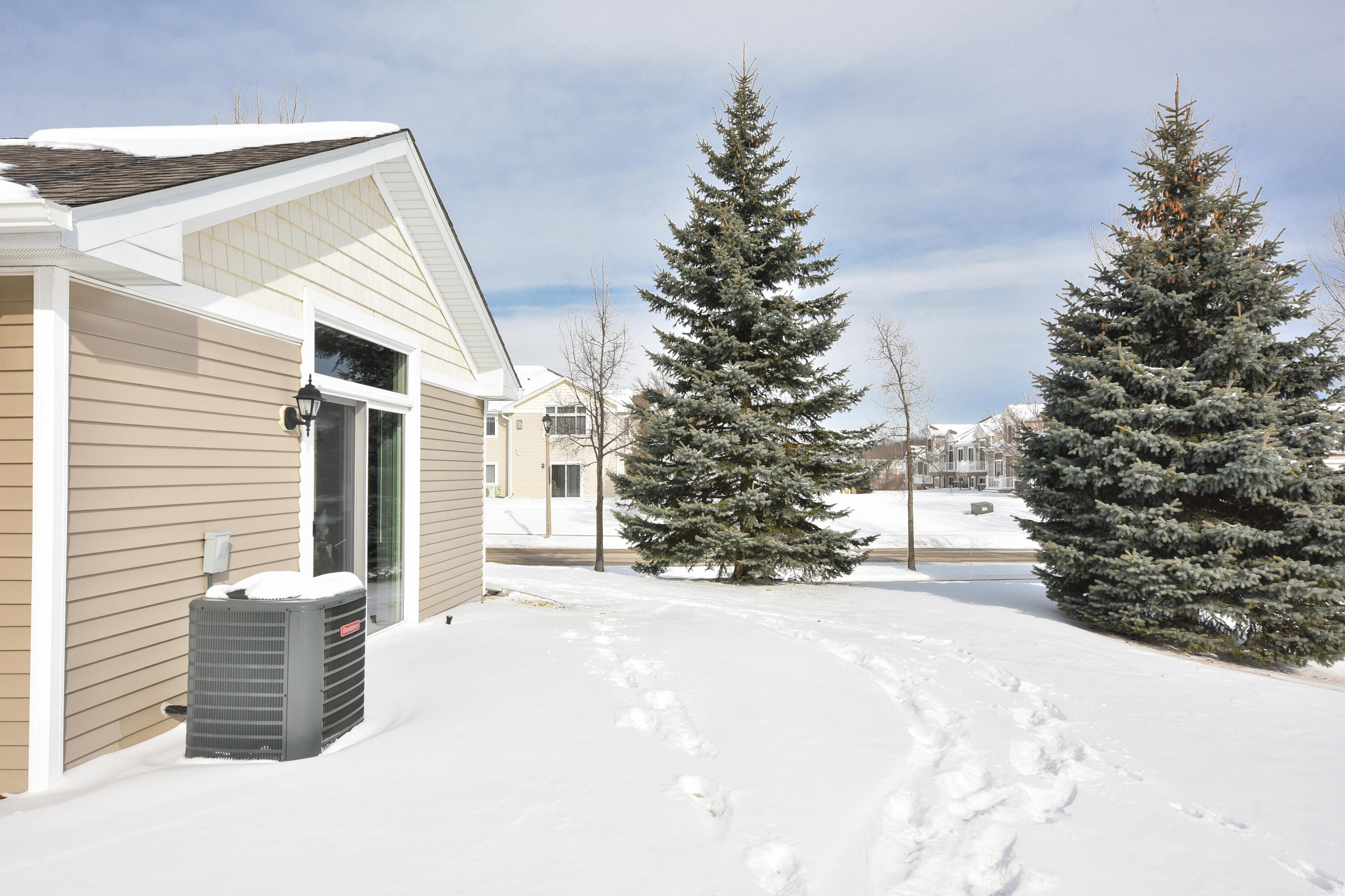 Port Washington, Wisconsin 53074, United States, 2 Bedrooms Bedrooms, ,2 BathroomsBathrooms,Residential,Active,3872