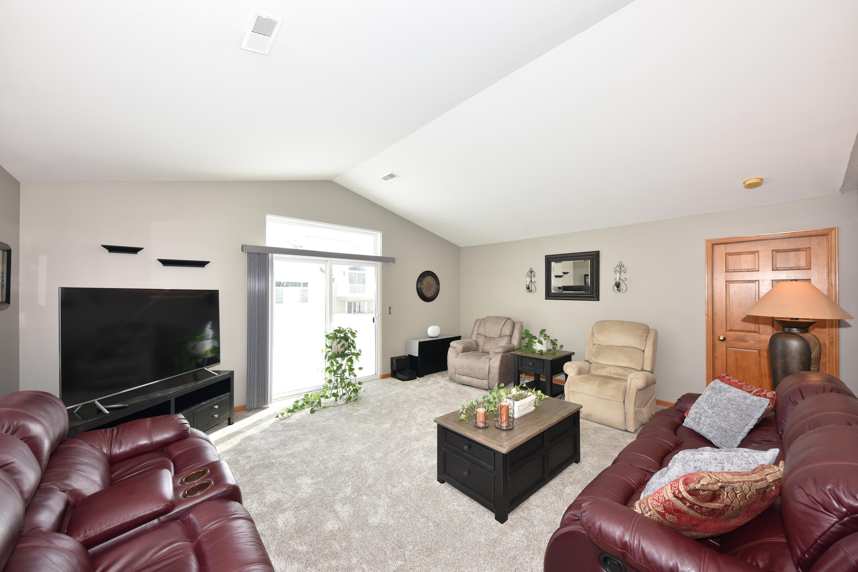 Port Washington, Wisconsin 53074, United States, 2 Bedrooms Bedrooms, ,2 BathroomsBathrooms,Residential,Active,3872