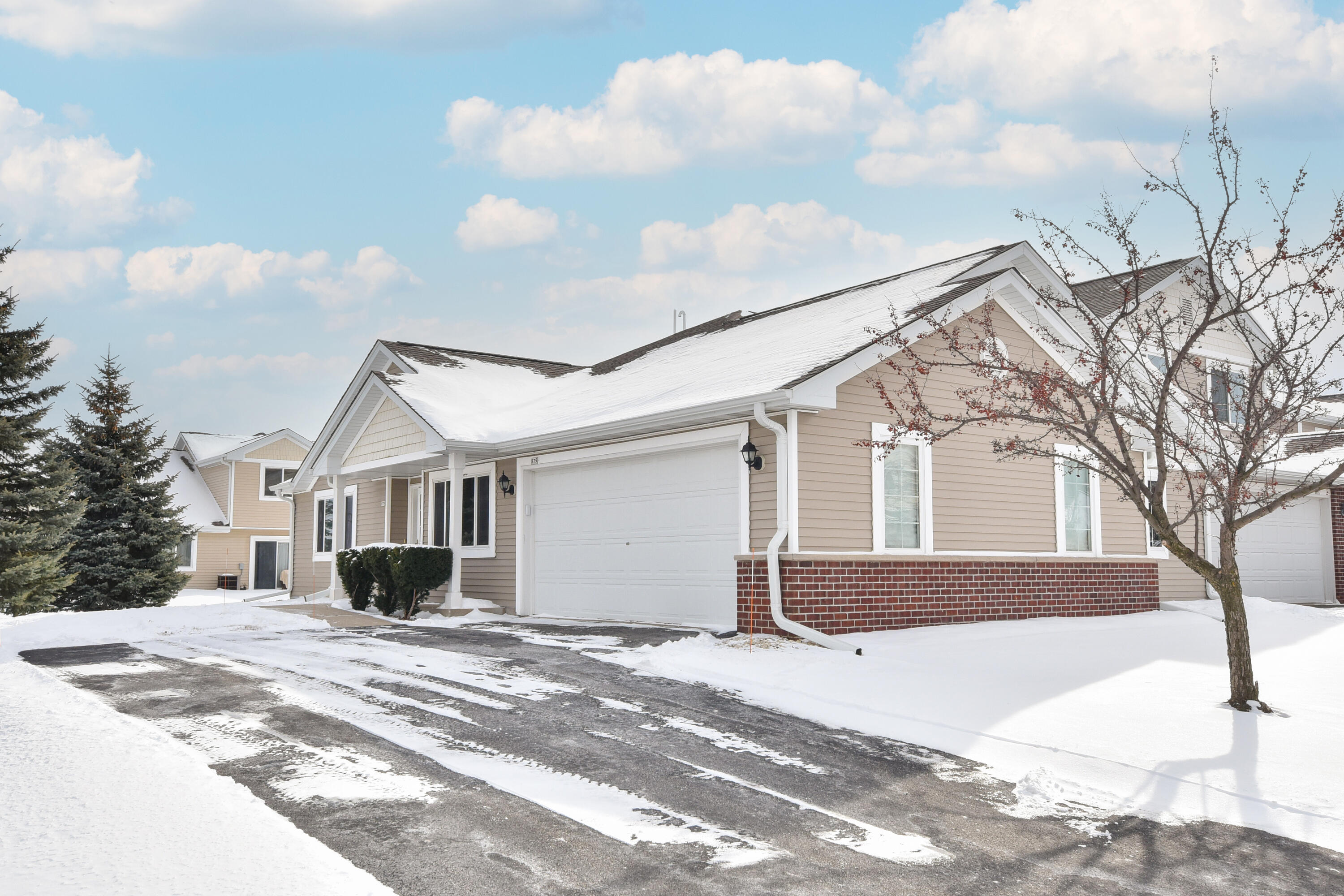 Port Washington, Wisconsin 53074, United States, 2 Bedrooms Bedrooms, ,2 BathroomsBathrooms,Residential,Active,3872