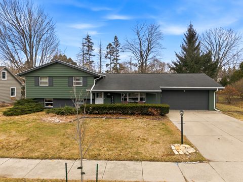 Photo of N75W7085 Linden St, Cedarburg, WI 53012 (MLS # 1950988)