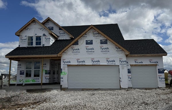 1733 SWITCHGRASS ST, OCONOMOWOC, WI 53066 - Image b9fe4d698d2cd3bfce31c49b60b9cd06/4292218211