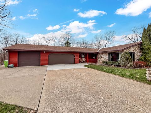 Photo of 28808 Grove Ln, Waterford, WI 53185 (MLS # 1957872)