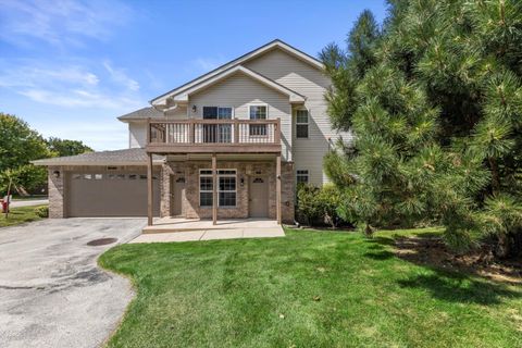 Photo of 9271 S 51st St, Franklin, WI 53132 (MLS # 1931257)