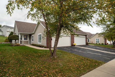 Photo of 984 Algoma Dr, Port Washington, WI 53074 (MLS # 1942138)