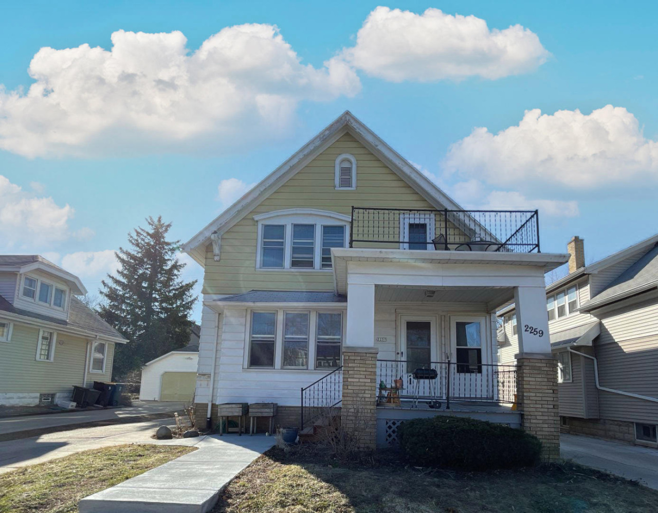 Wauwatosa, Wisconsin 53213, United States, 2 Bedrooms Bedrooms, ,1 BathroomBathrooms,Residential,Active,180369