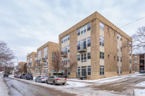 Photo of 1550 N Warren Ave, Milwaukee, WI 53202 (MLS # 1948788)