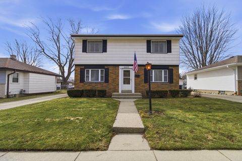 Photo of 6223 W Hustis St, Milwaukee, WI 53223 (MLS # 1955200)