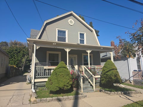 Photo of 1214 Hamilton St, Racine, WI 53404 (MLS # 1985801)