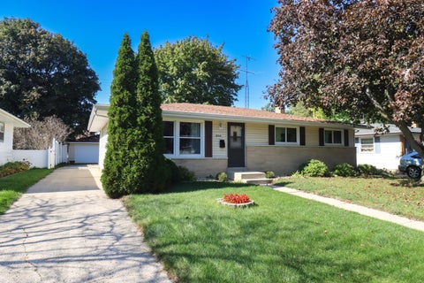 Photo of 8544 32nd Ave, Kenosha, WI 53142 (MLS # 1985967)