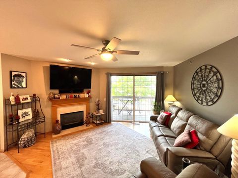 Photo of 9215 S 51st St, Franklin, WI 53132 (MLS # 1930023)