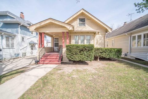 Photo of 2172 S 84th St, West Allis, WI 53227 (MLS # 1966869)