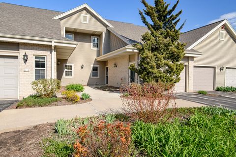 Photo of 18605 Emerald Dr, Brookfield, WI 53045 (MLS # 1916761)