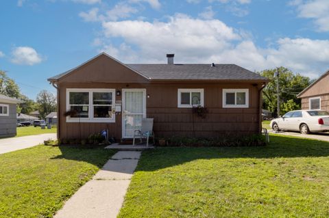 Photo of 5733 N 60th St, Milwaukee, WI 53218 (MLS # 1948089)