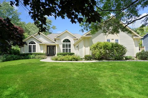 Photo of N108W15384 Bel Aire Ln, Germantown, WI 53022 (MLS # 1971002)