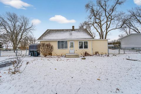 Photo of 28421 107th St, Salem Lakes, WI 53179 (MLS # 1947446)
