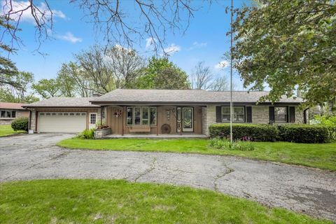 Photo of 10544 S Nicholson Rd, Oak Creek, WI 53154 (MLS # 1917749)