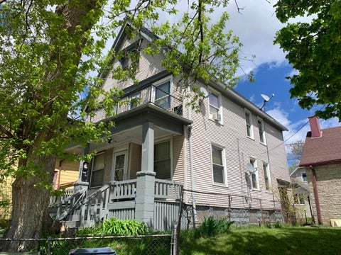 Photo of 1322 W Hopkins St, Milwaukee, WI 53206 (MLS # 1967693)