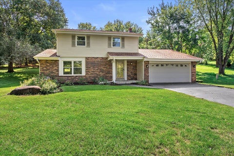 Photo of W277S4070 Green Country Rd, Waukesha, WI 53189 (MLS # 1977044)