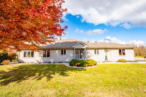 Photo of W174N8125 Shady Ln, Menomonee Falls, WI 53051 (MLS # 1941316) Photo of W174N8125 Shady Ln, Menomonee Falls, WI 53051 (MLS # 1941316)