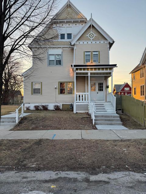 Photo of 2441 N 1st St, Milwaukee, WI 53212 (MLS # 1912332) Photo of 2441 N 1st St, Milwaukee, WI 53212 (MLS # 1912332)