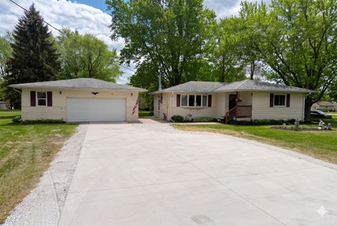 Photo of 10713 60th St, Somers, WI 53144 (MLS # 1962591)