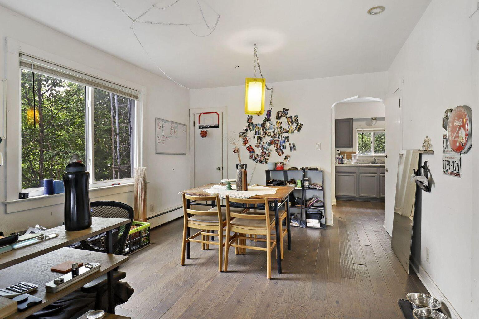 Kenosha, Wisconsin 53143, United States, 3 Bedrooms Bedrooms, ,2 BathroomsBathrooms,Residential,Active,211827