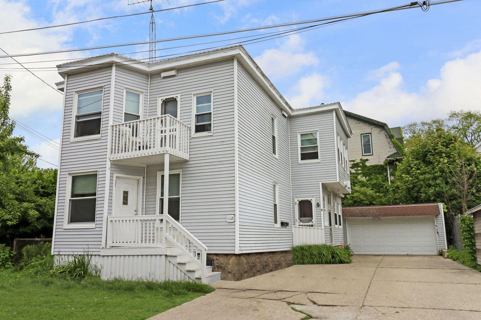 Kenosha, Wisconsin 53143, United States, 3 Bedrooms Bedrooms, ,2 BathroomsBathrooms,Residential,Active,211827