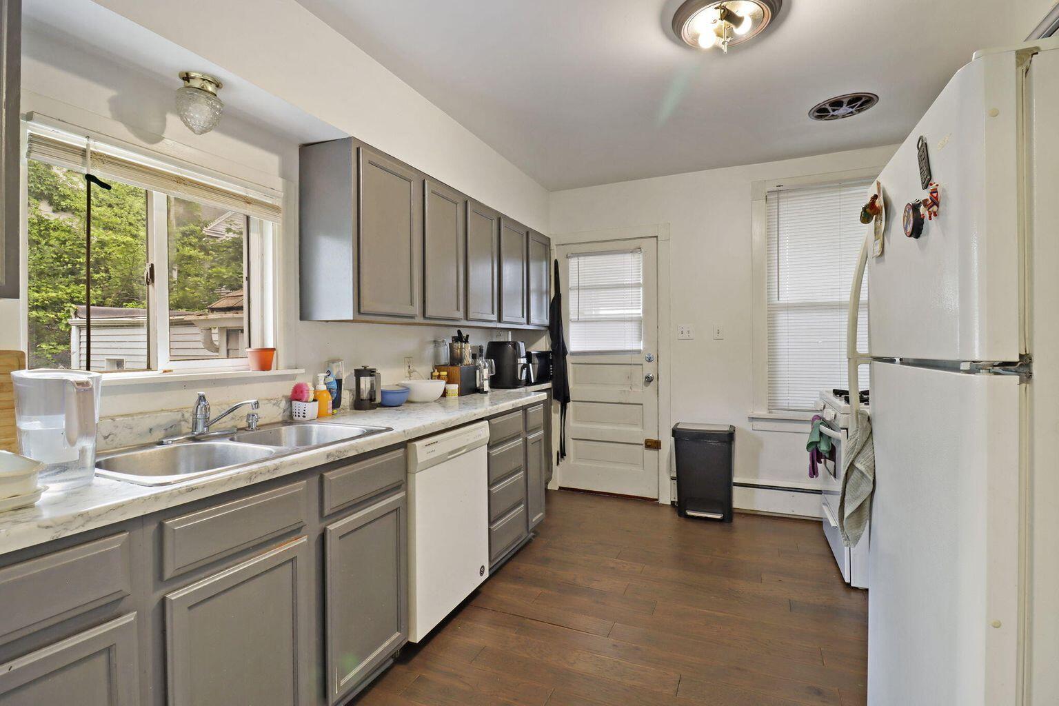 Kenosha, Wisconsin 53143, United States, 3 Bedrooms Bedrooms, ,2 BathroomsBathrooms,Residential,Active,211827