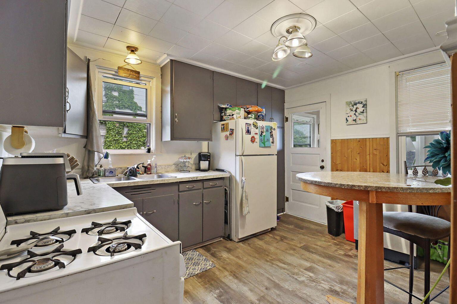 Kenosha, Wisconsin 53143, United States, 3 Bedrooms Bedrooms, ,2 BathroomsBathrooms,Residential,Active,211827