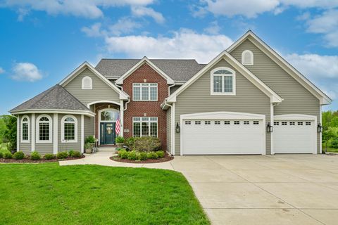 Photo of 13345 N Laurel Ln, Mequon, WI 53097 (MLS # 1921510)