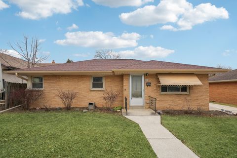 Photo of 2818 S 72nd St, West Allis, WI 53219 (MLS # 1951944)